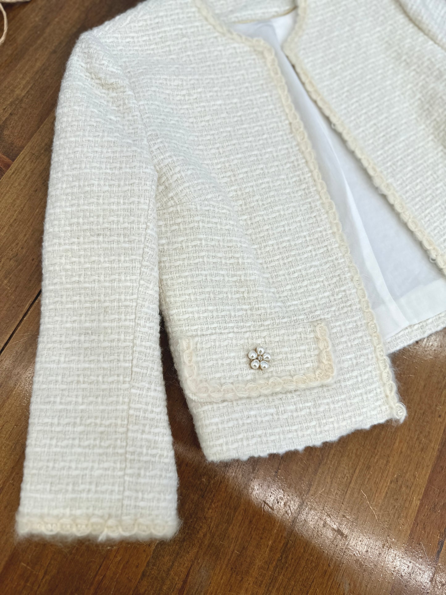 Tweed white jacket of wool hight quality
