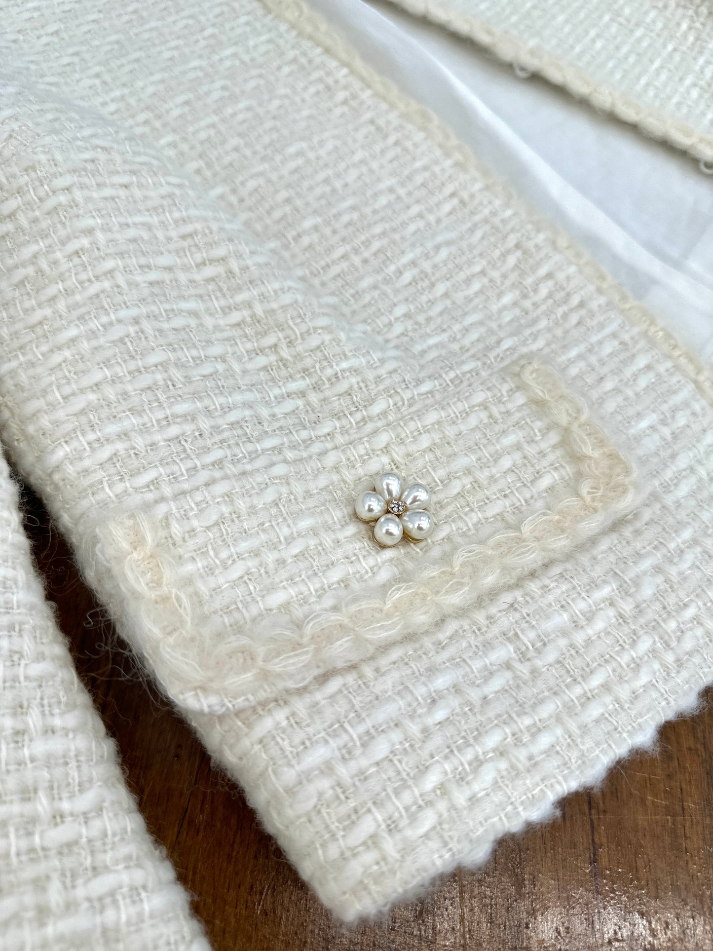 Tweed white jacket of wool hight quality