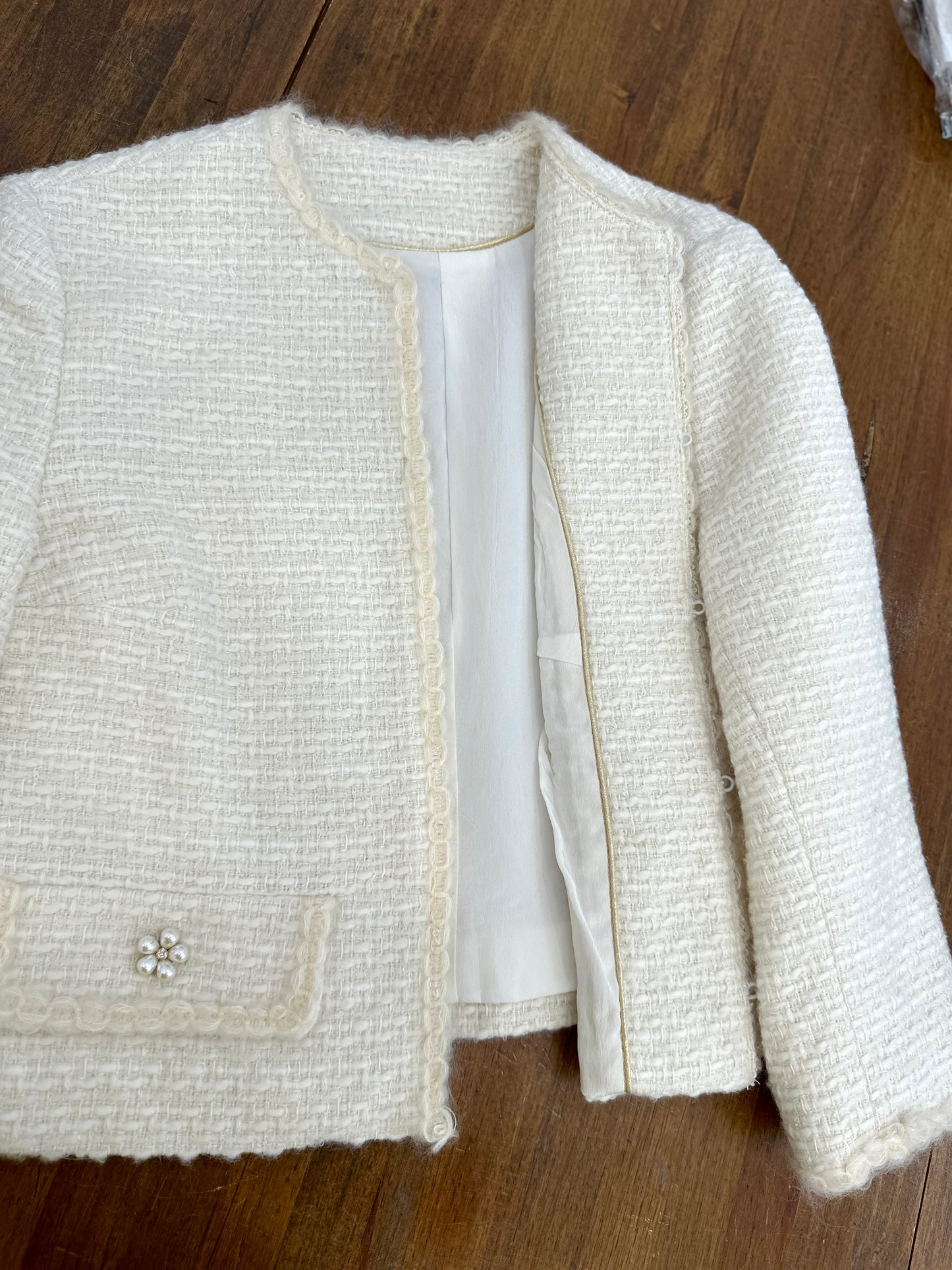 Tweed white jacket of wool hight quality