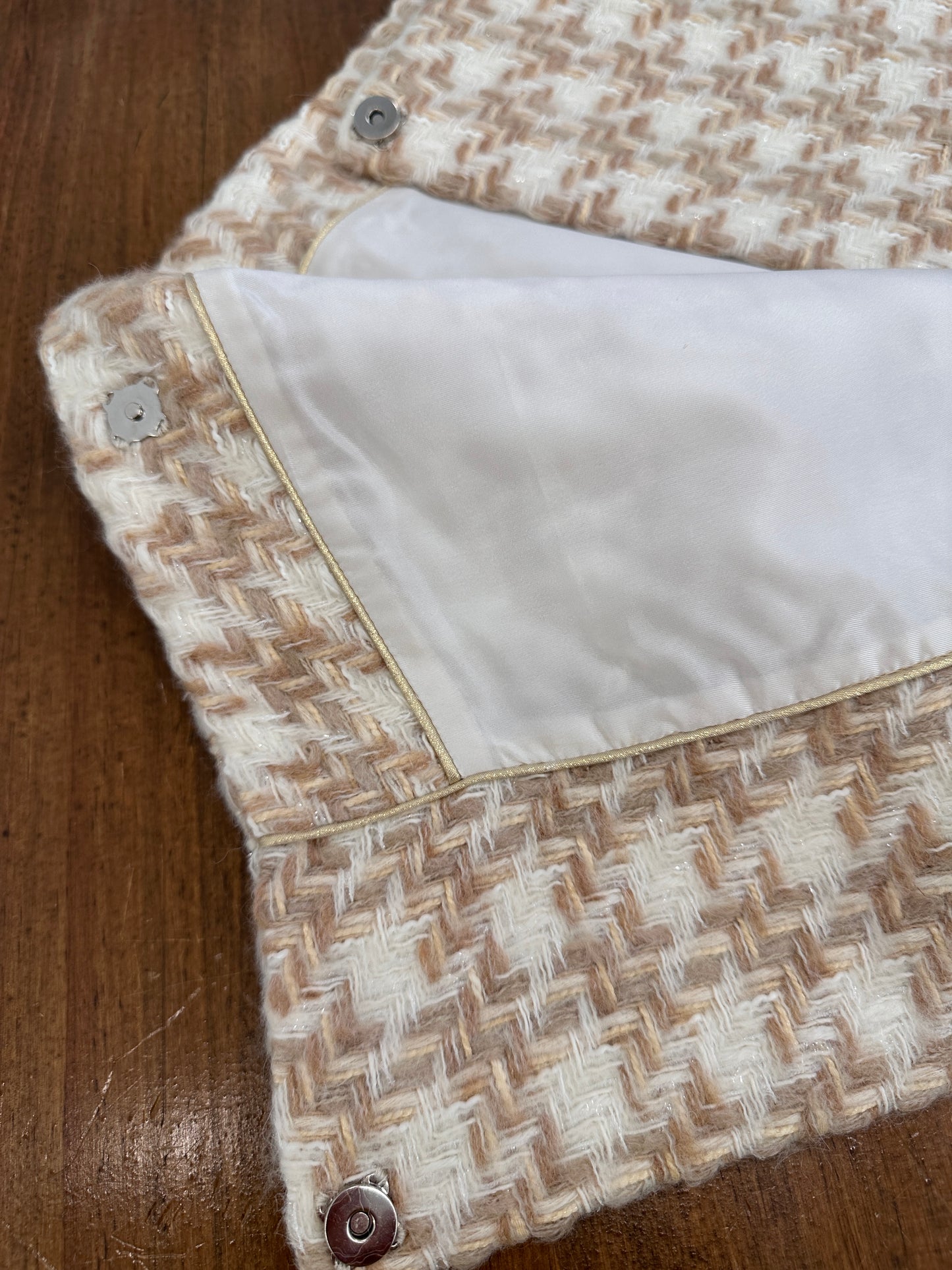 Tweed beige skirt of wool hight quality