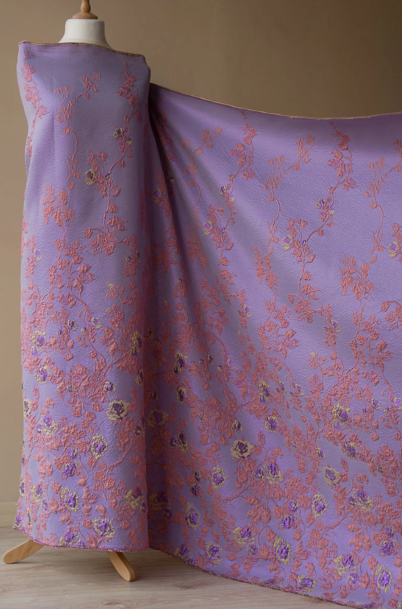 JACQUARD 3D SILK COUTURE WITH FLOWERS LILAC ROSE