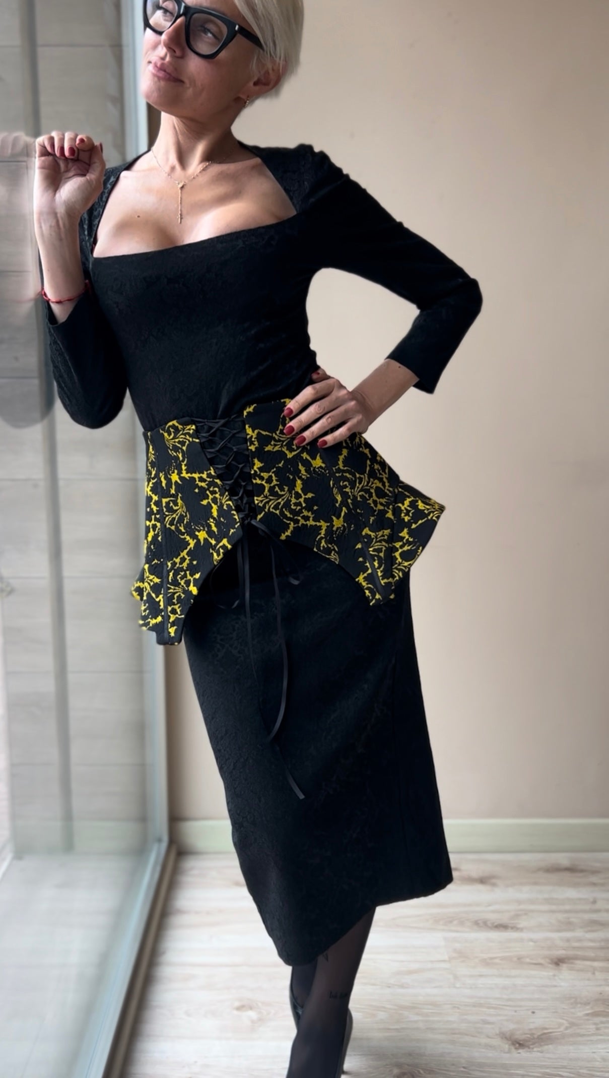 HIP CORSET